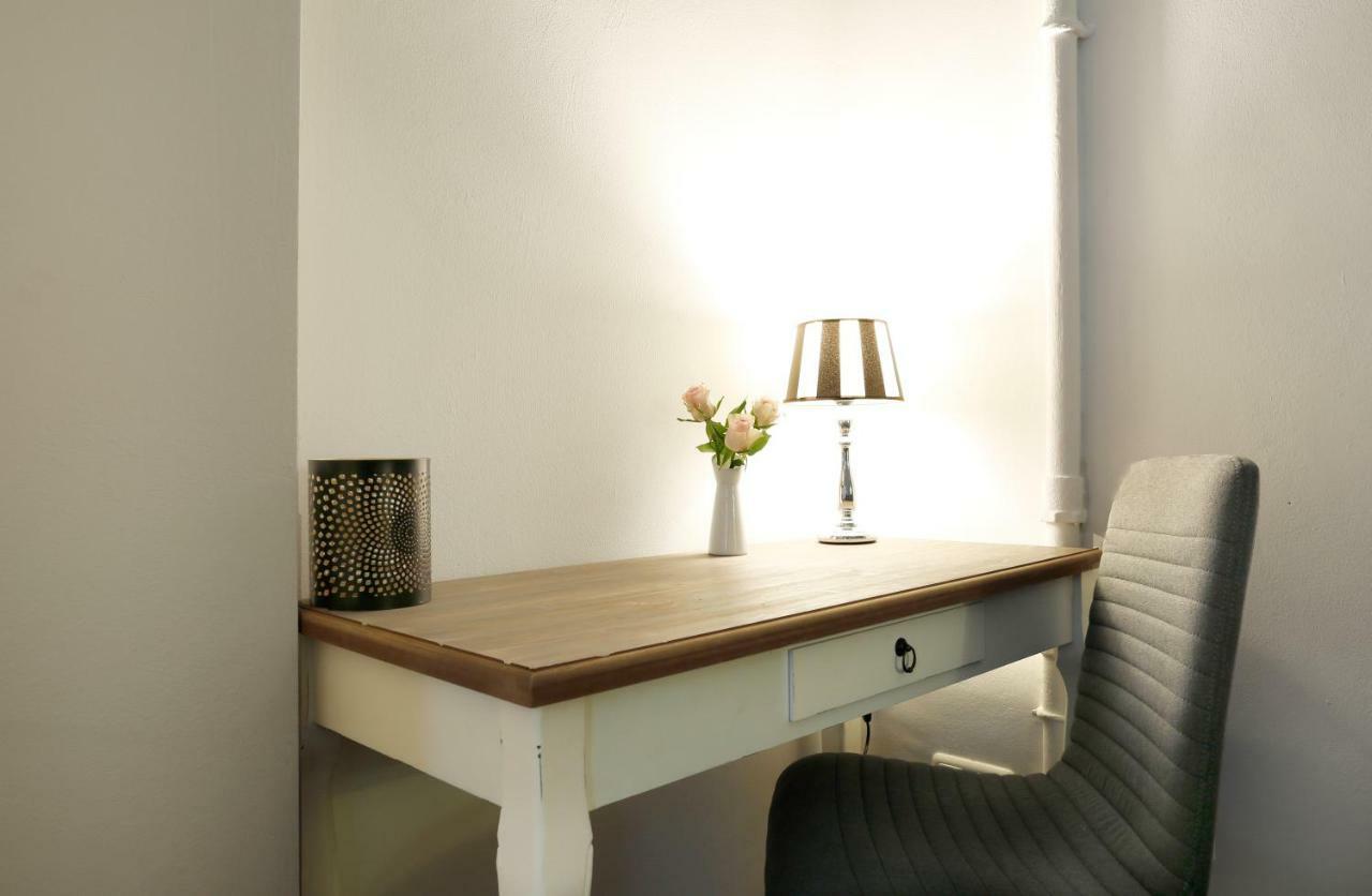 Droy By Rockchair Apartments L Superhost Status L 2 Bedroom Boxspringbeds Next To Center "Kurfuerstendamm" - Cozy Family & Business Flair Welcomes You! Берлин Екстериор снимка