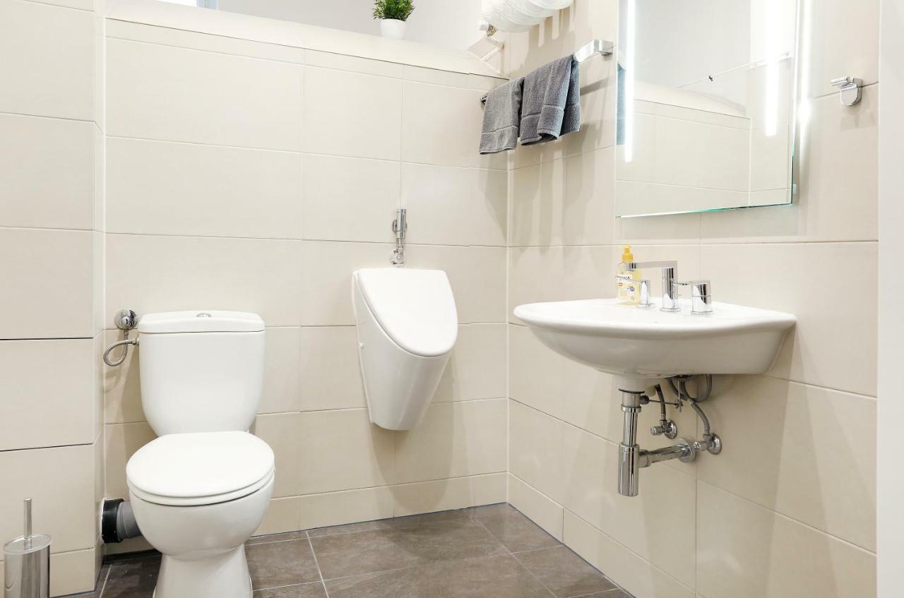 Droy By Rockchair Apartments L Superhost Status L 2 Bedroom Boxspringbeds Next To Center "Kurfuerstendamm" - Cozy Family & Business Flair Welcomes You! Берлин Екстериор снимка